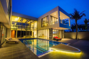 The Yacht Villa
